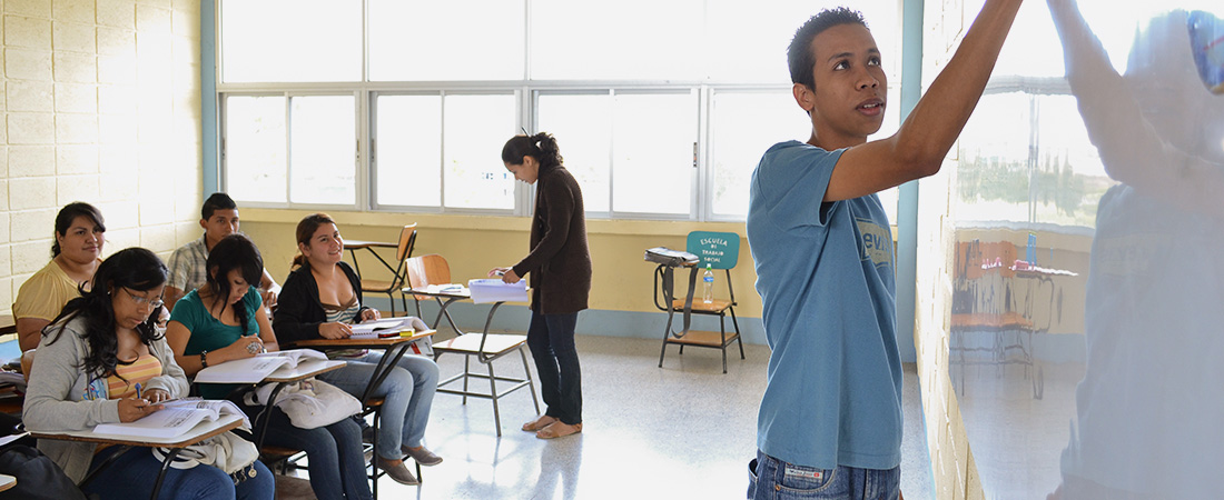 Proyecto METAS participant in a classroom